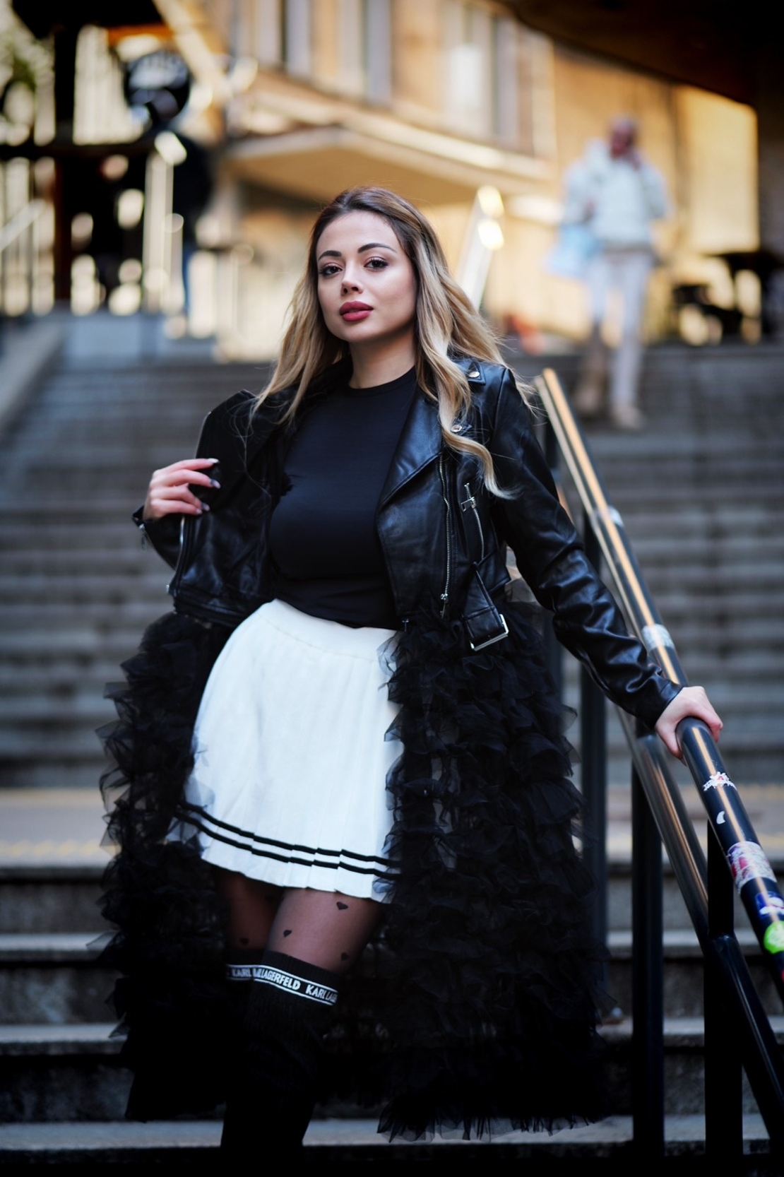 Яке със сваляща се тюлена пола