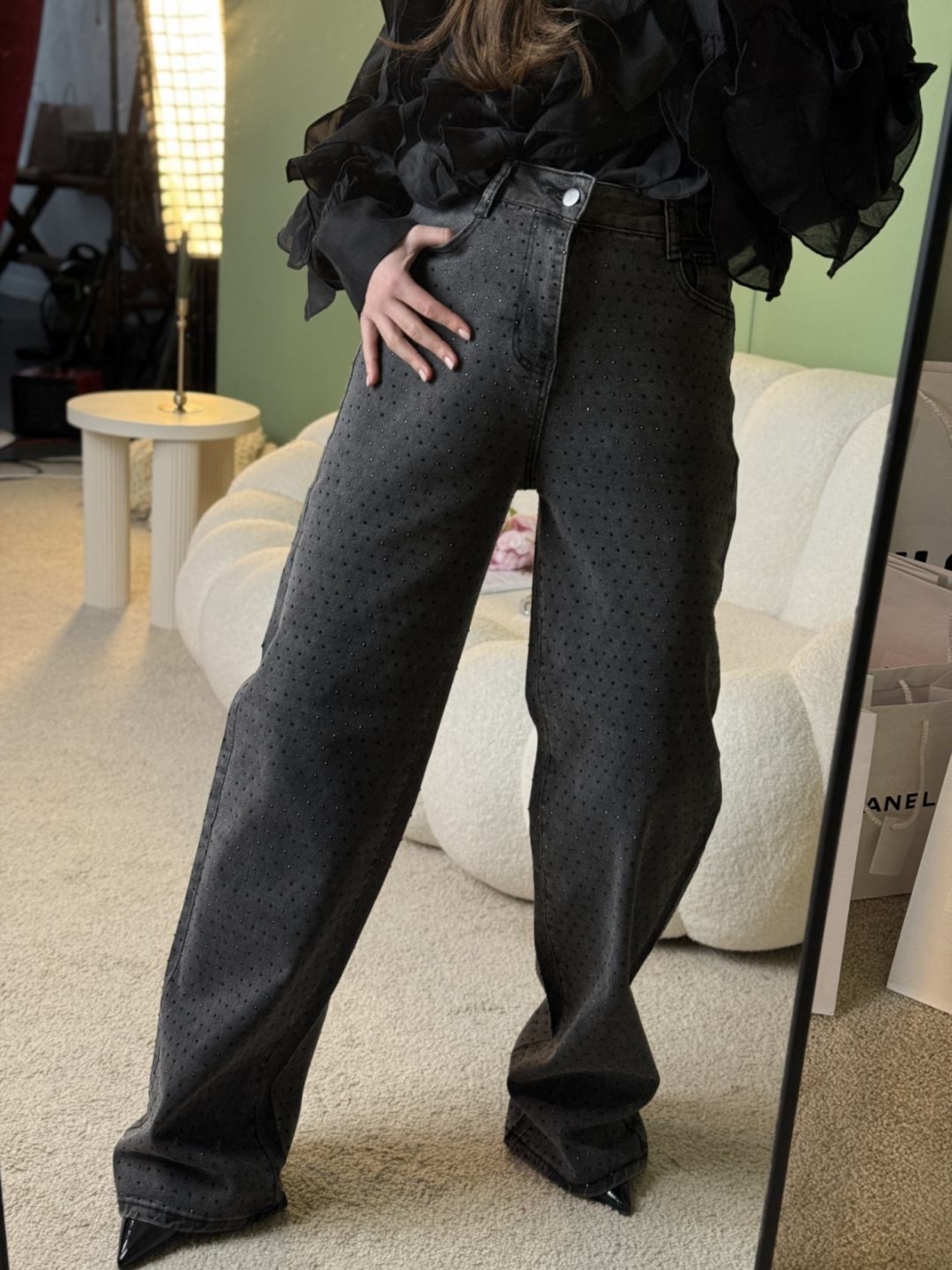 Дамски черни дънки с декоративни камъчета