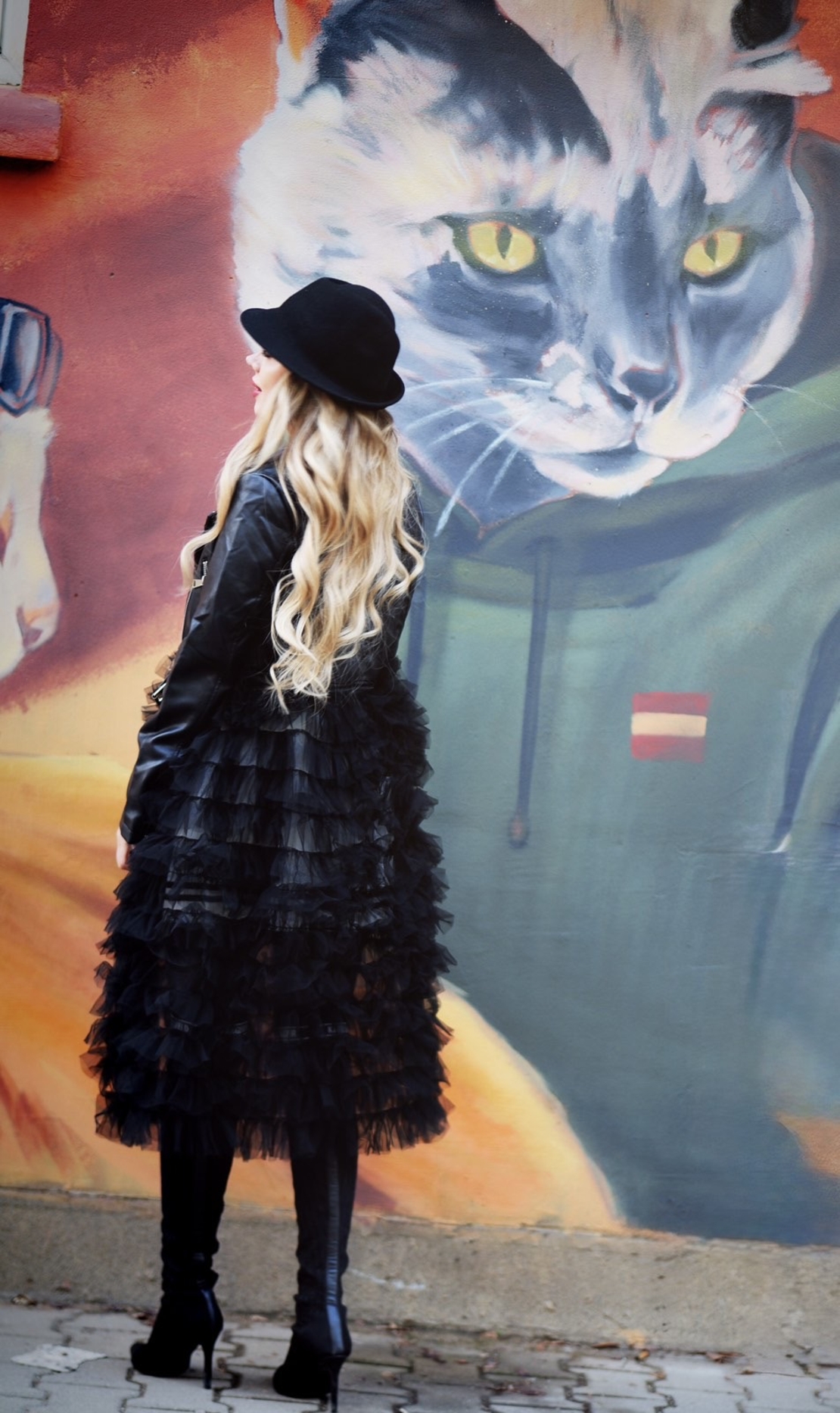 Яке със сваляща се тюлена пола