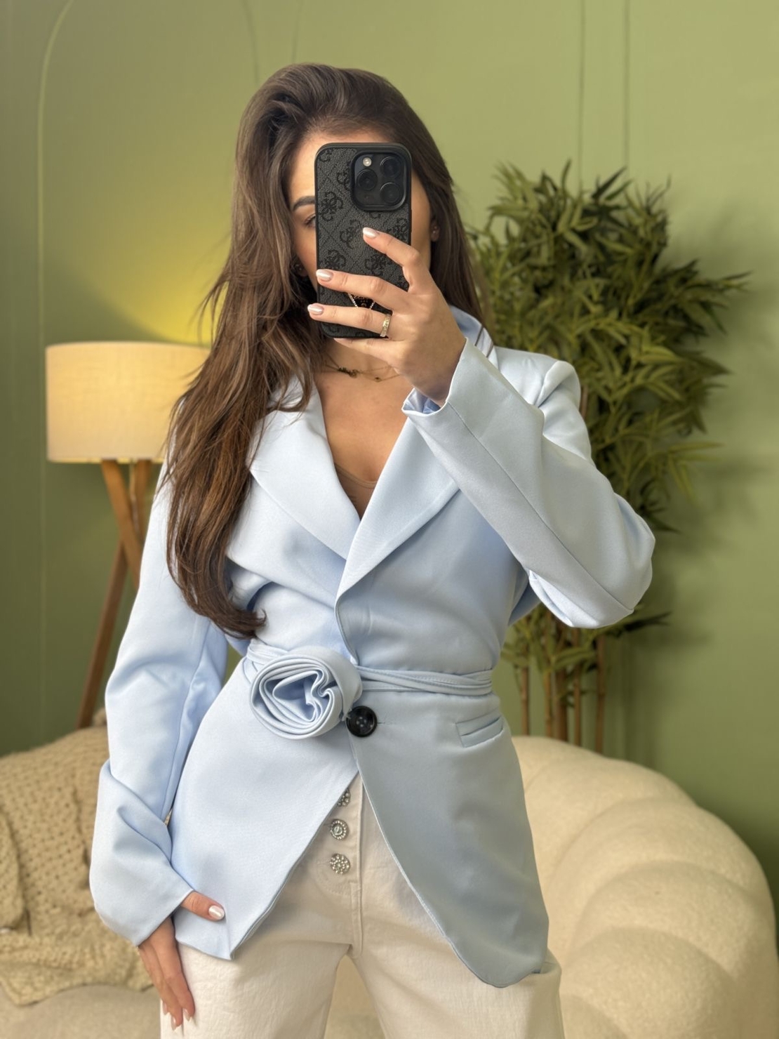 Елегантно синьо дамско сако с декоративен колан