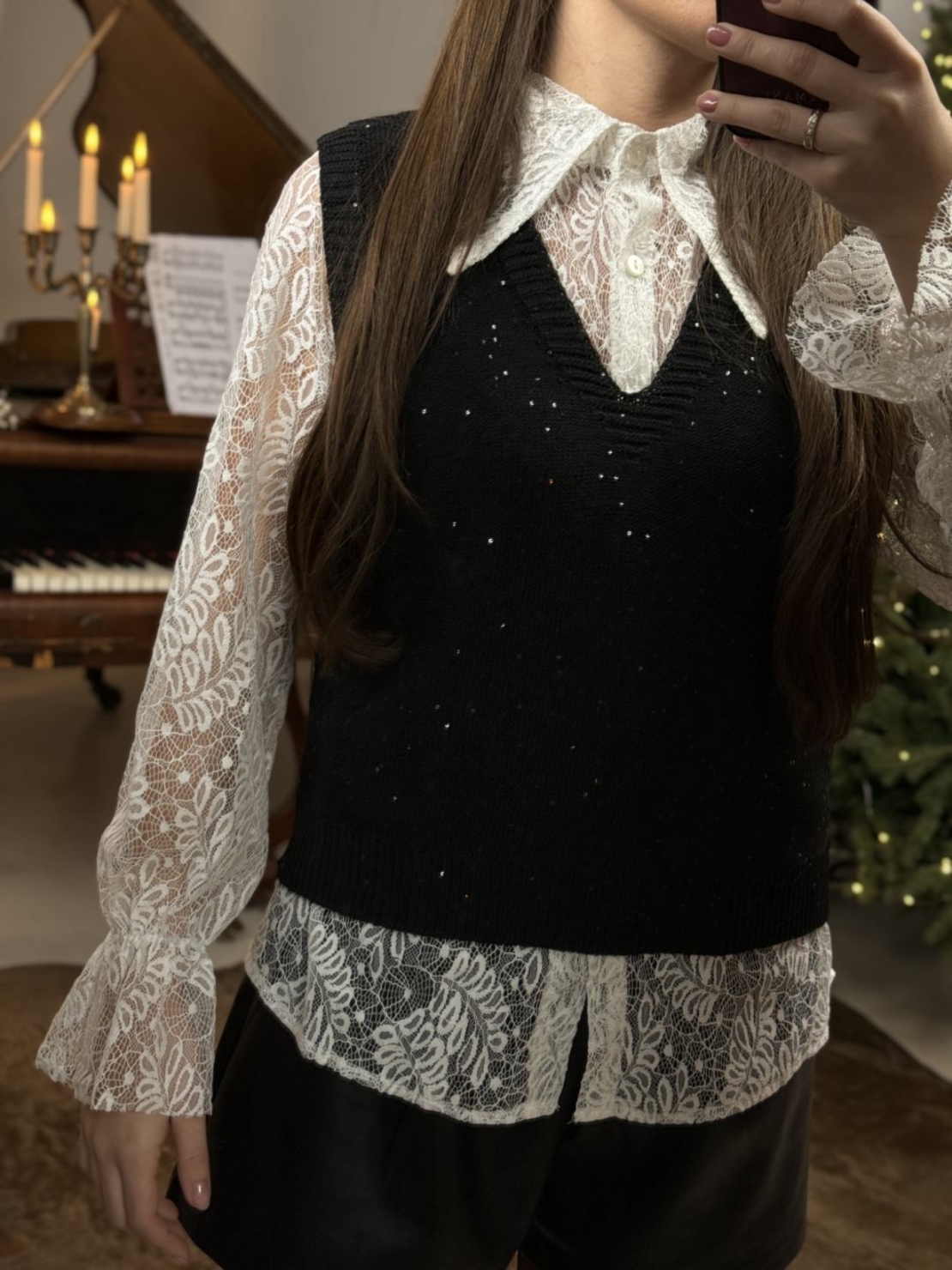 Комплект риза с дантела и елече-черно