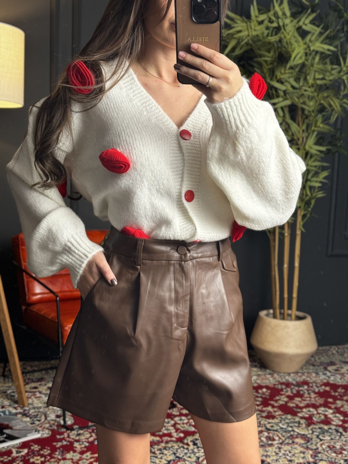 Кожени панталонки с висока талия в кафяво