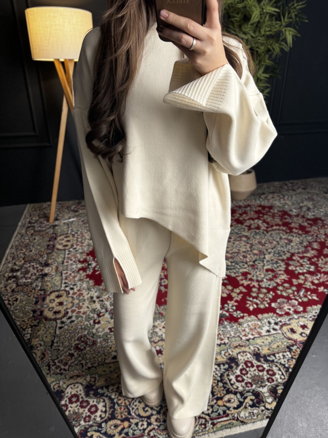 Комплект с асиметрично горнище в екрю