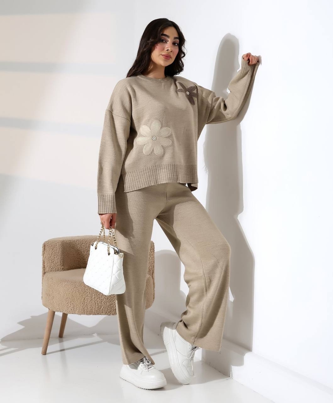 Комплект “Floral Mood” с апликация на цветя-бежово