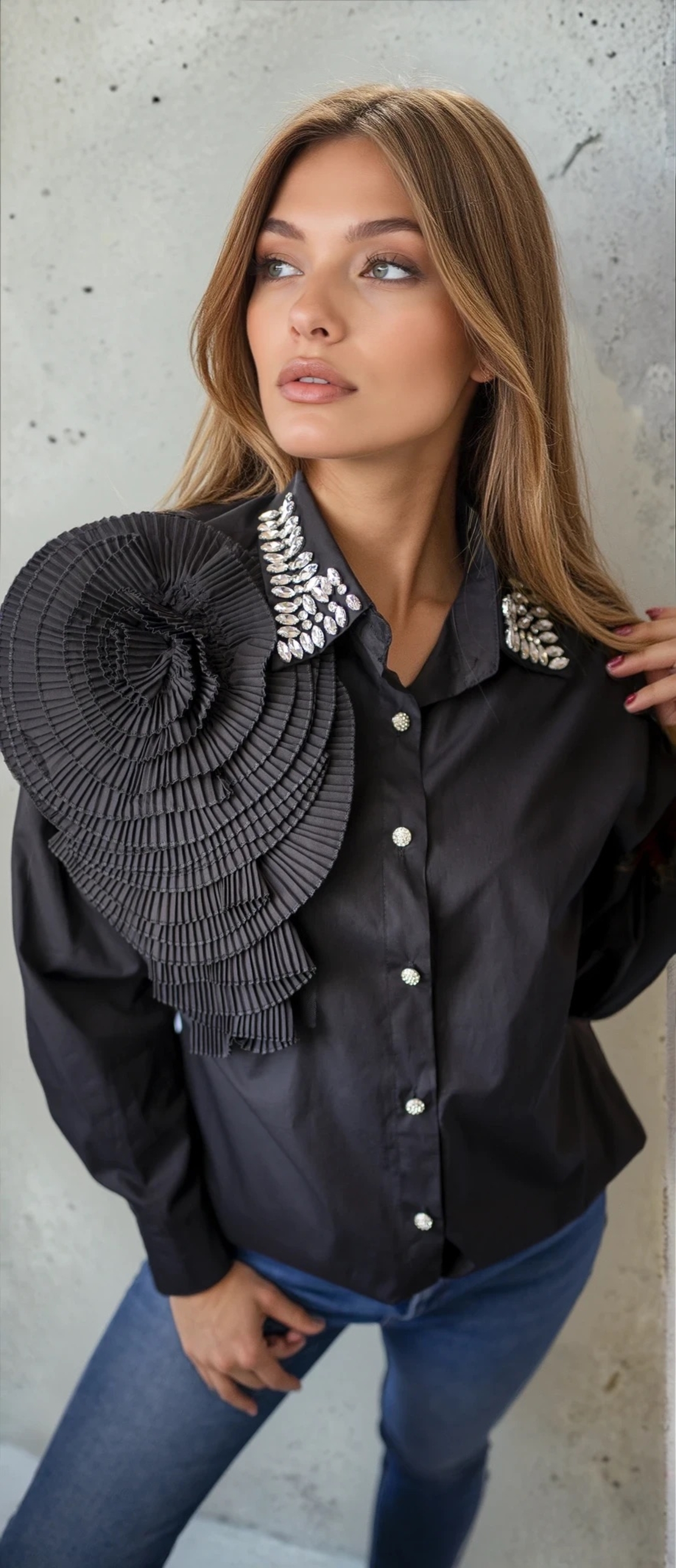 Елегантна риза с ефектен дизайн- Черна