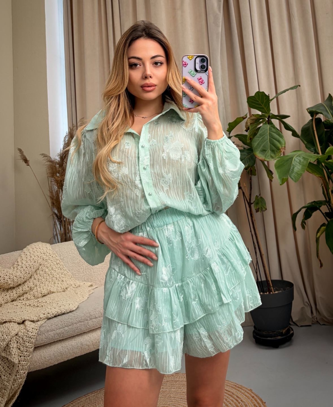 Дамски комплект блуза и пола/панталон с волани- мента