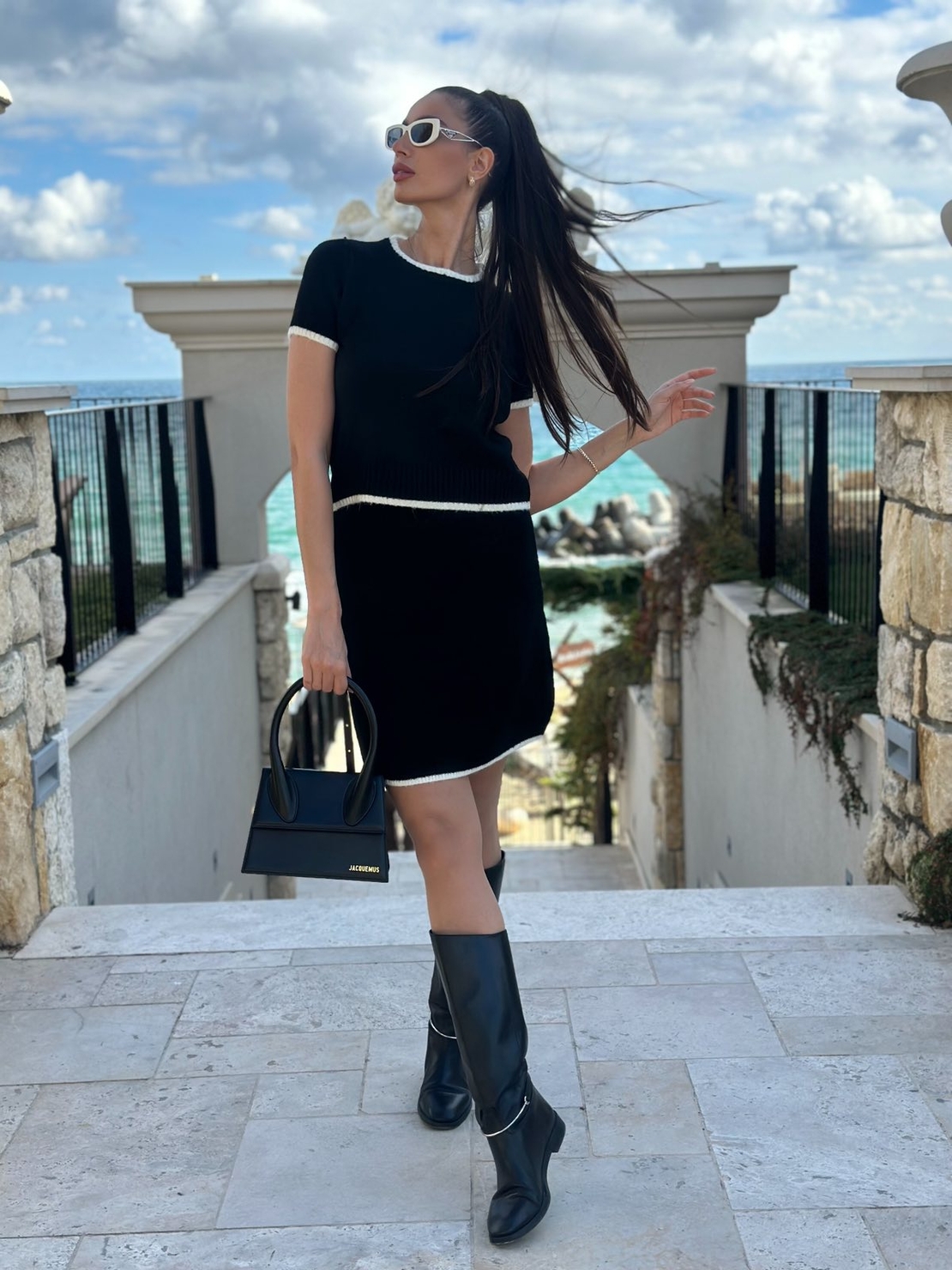 Комплект с пола и блуза с контрастен кант в черно