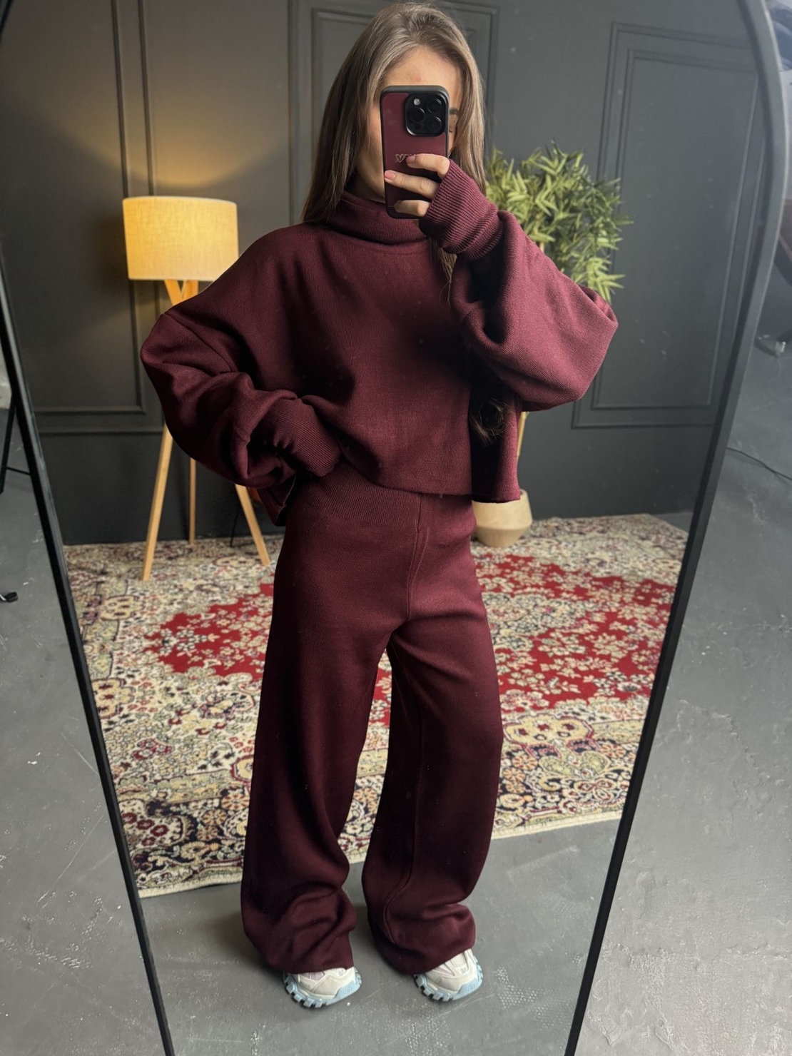 Комплект с кроп пуловер и панталон с права кройка-бордо