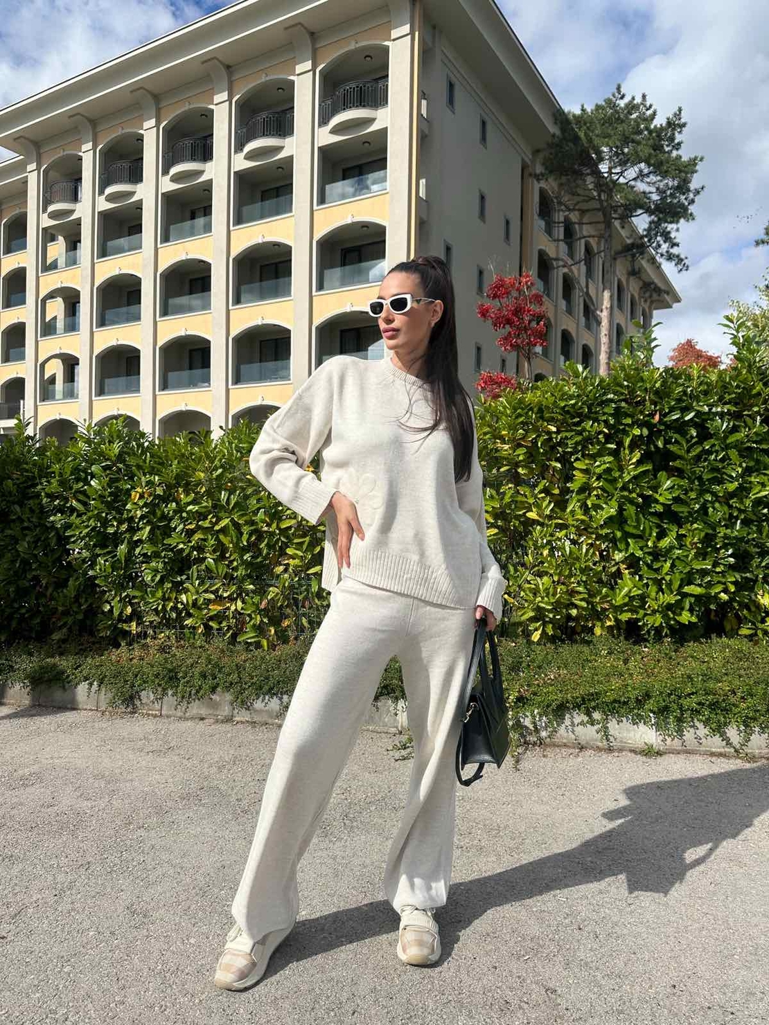 Комплект “Floral Mood” с апликация на цветя-бяло