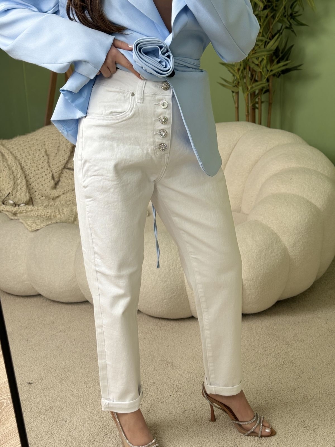 Дамски елегантен панталон с висока талия и декоративни копчета