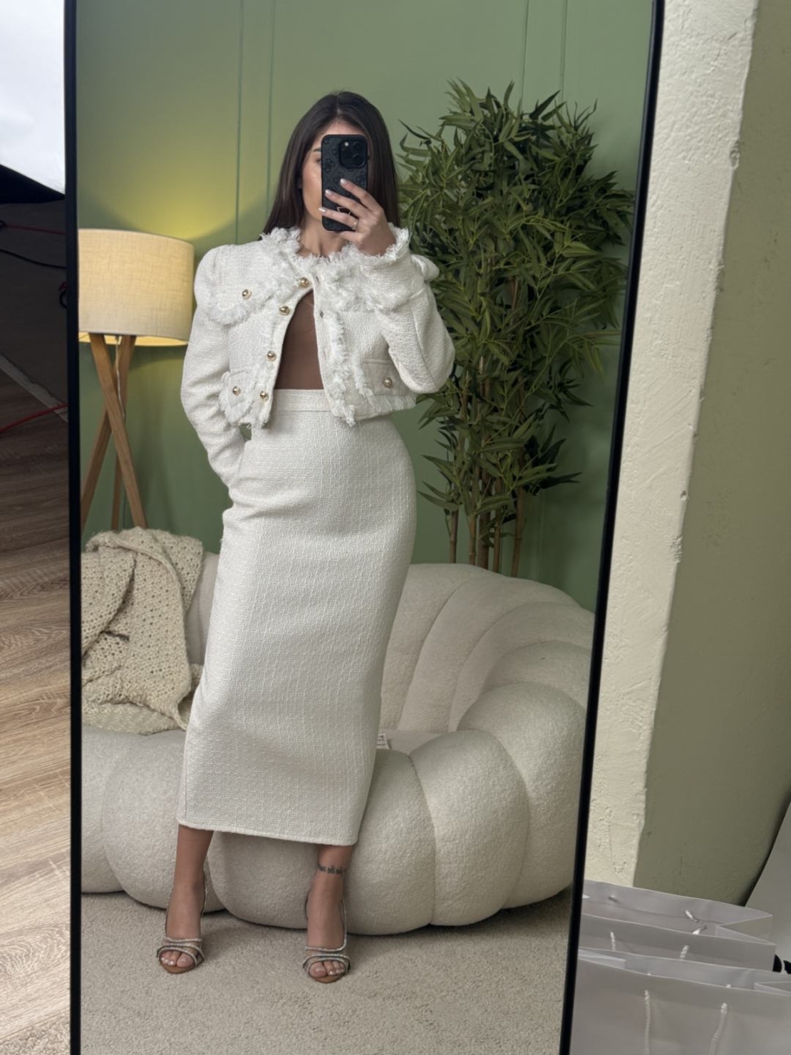 Дамски елегантен комплект сако и миди пола-бяло