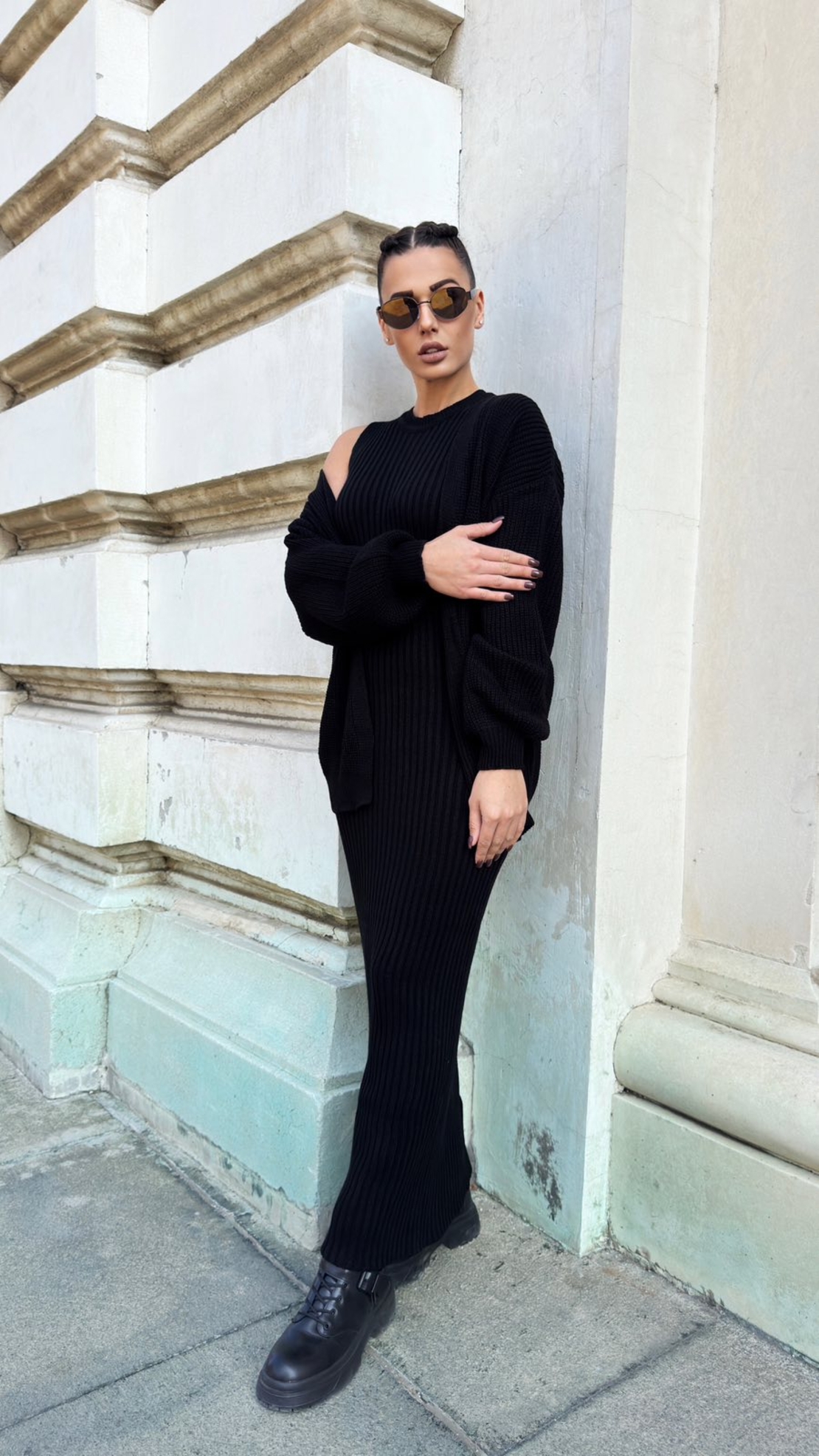 Рипсена дълга рокля с жилетка в черно