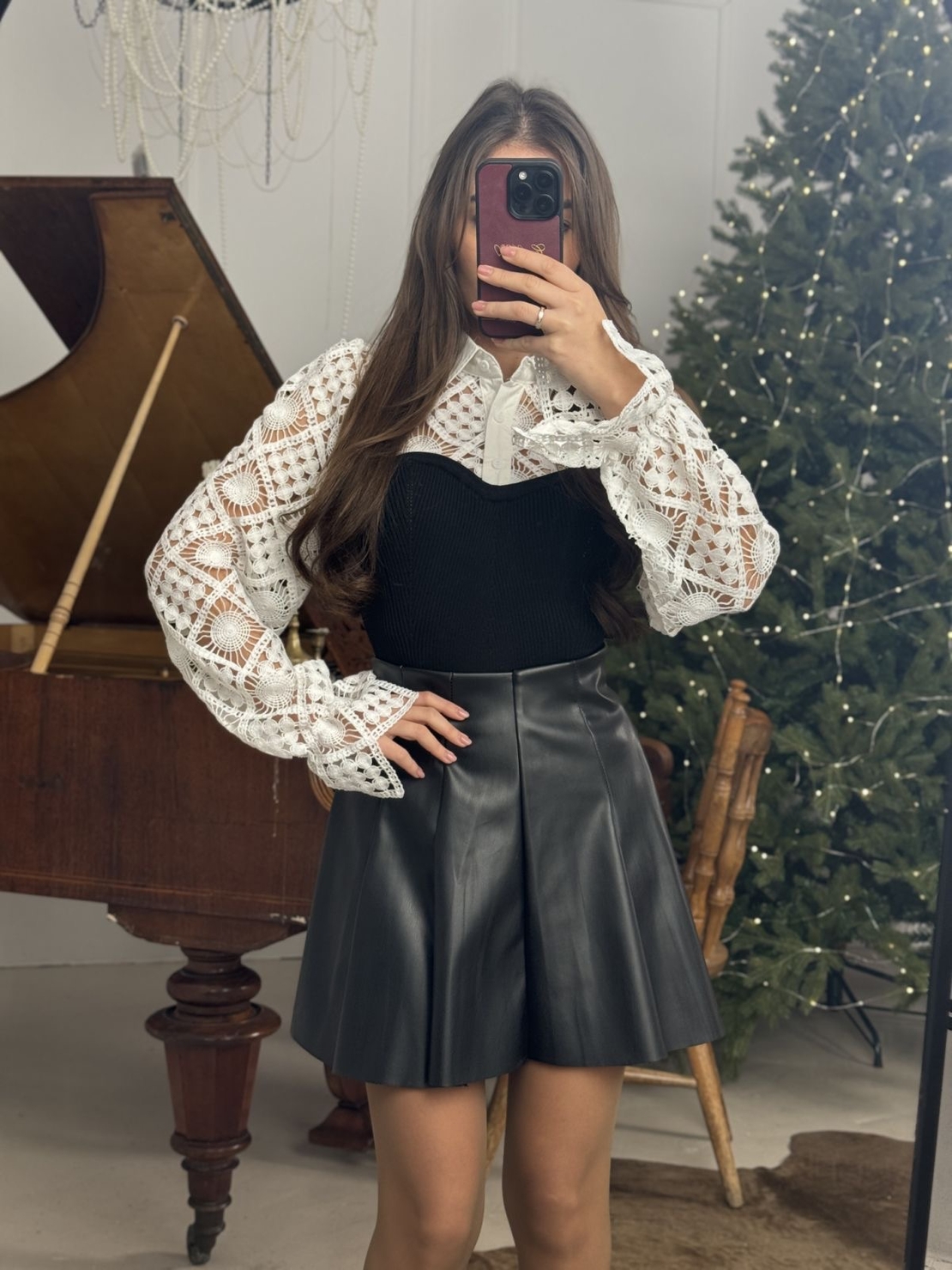 Елегантна дантелена блуза Classy Lace-черно