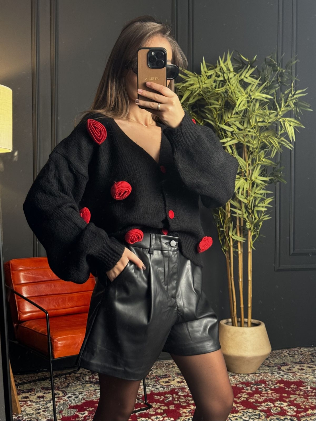 Кожени панталонки с висока талия в черно