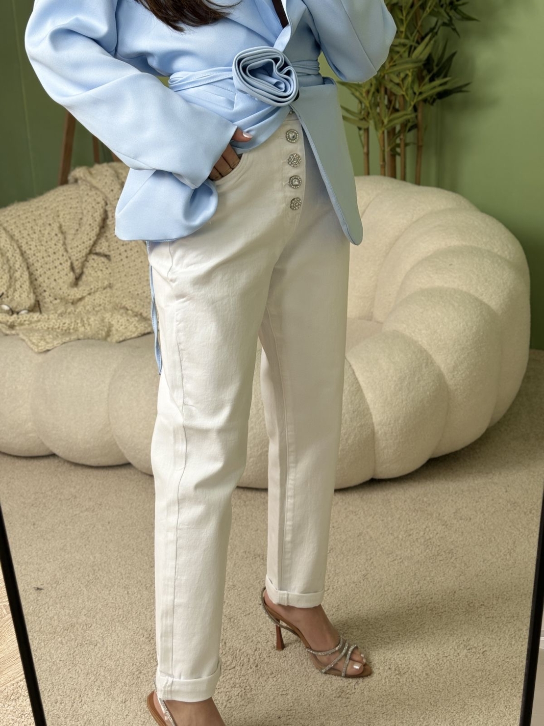 Дамски елегантен панталон с висока талия и декоративни копчета