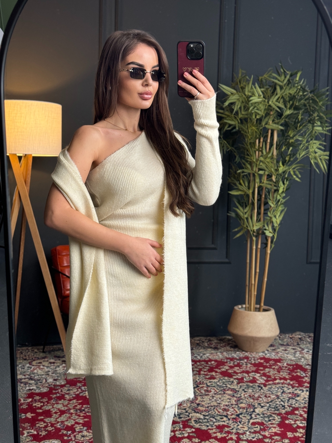 Плетена рокля с асиметрично рамо и шал-екрю