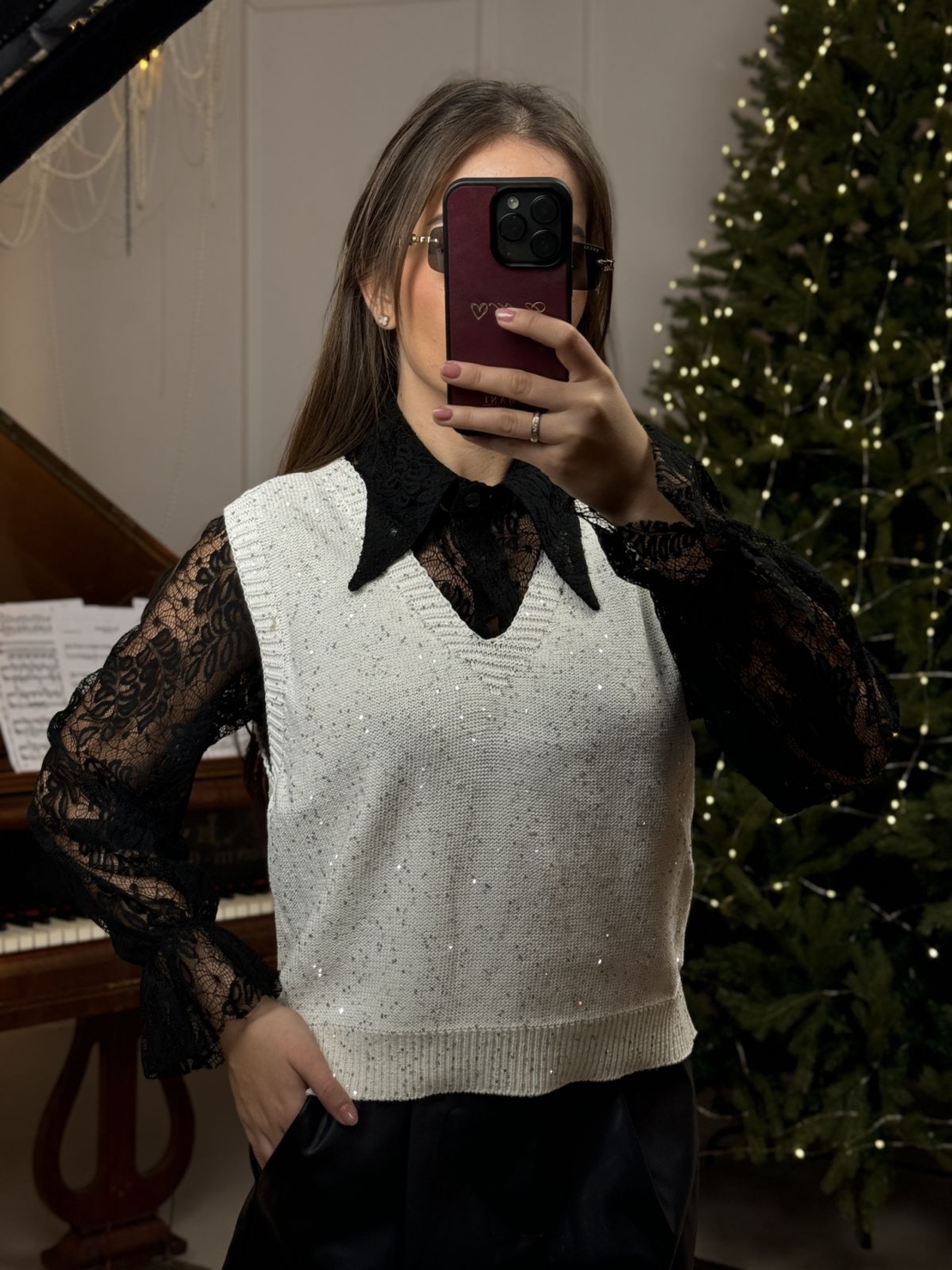 Комплект риза с дантела и елече-бяло