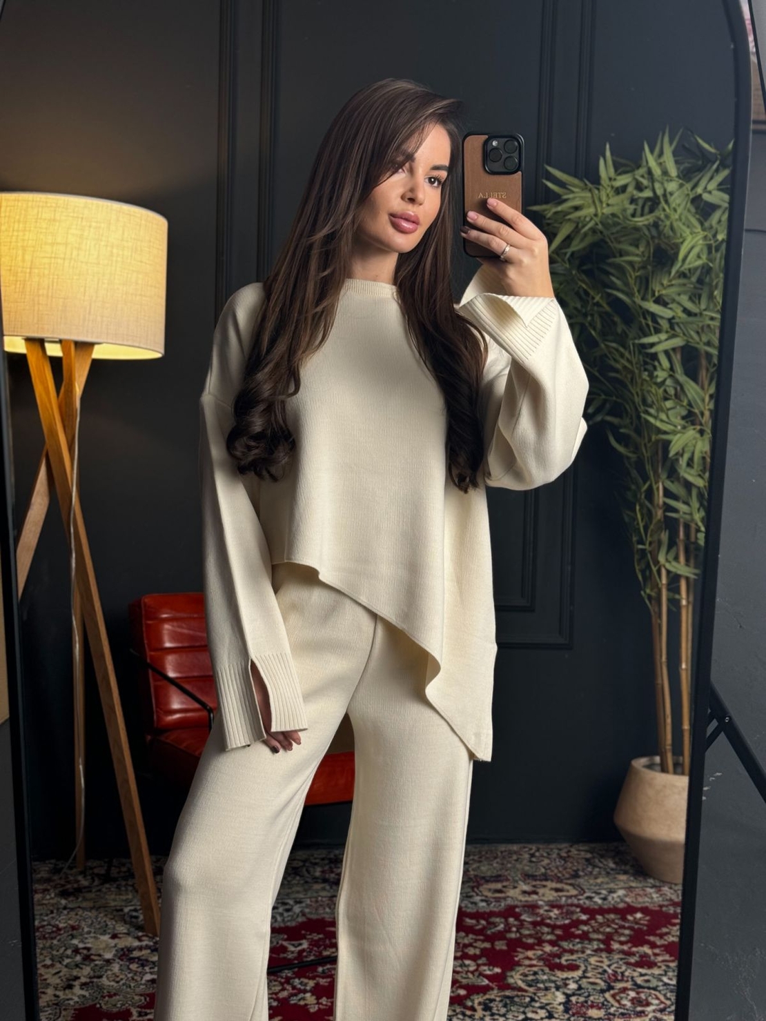 Комплект с асиметрично горнище в екрю