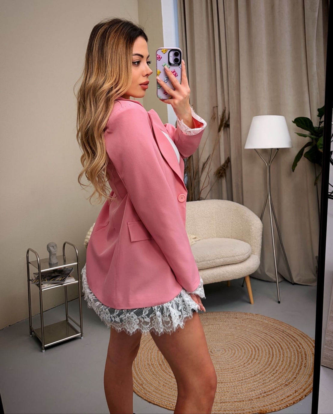 Дамско сако с дантелени акценти-розово