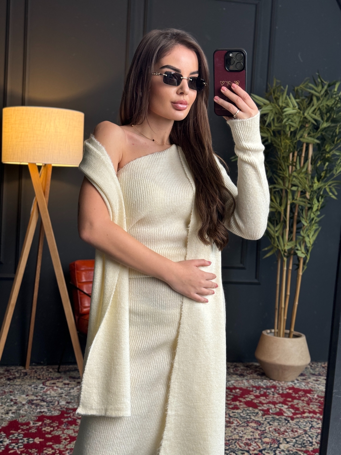 Плетена рокля с асиметрично рамо и шал-екрю