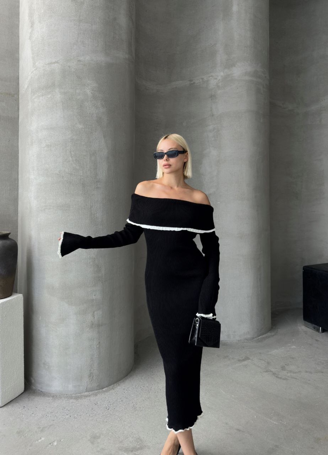 Елегантна черна плетена рокля с паднали рамене