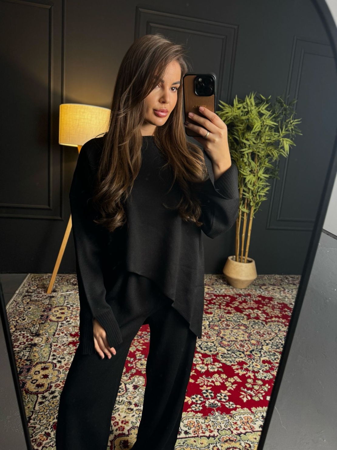 Комплект с асиметрично горнище в черно