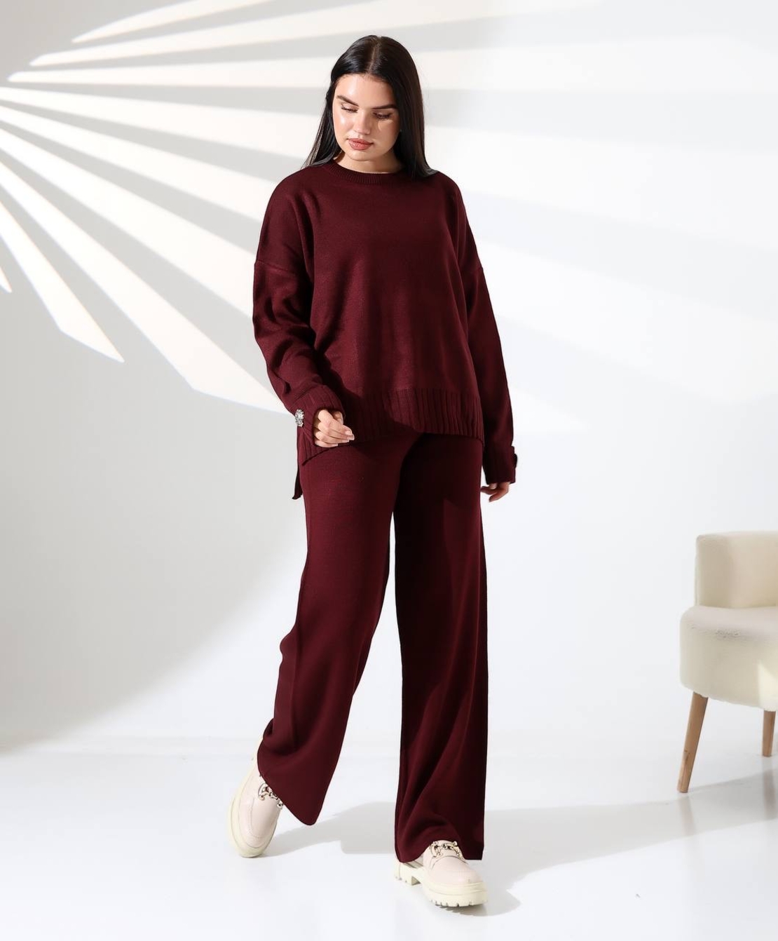 Комплект „Cozy Elegance“- пуловер и широк панталон в бордо