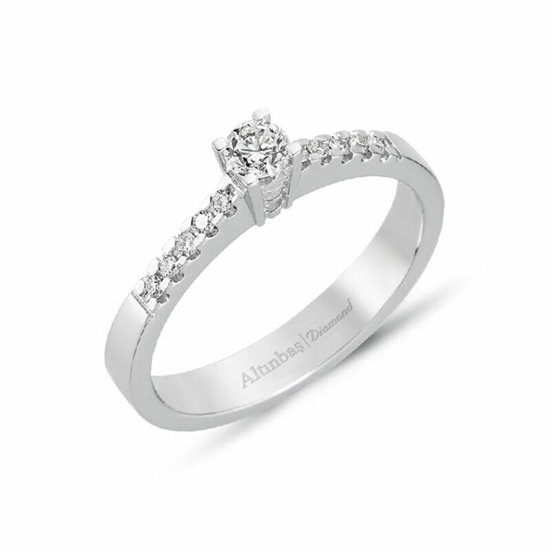 0.42 k Ring with diamonds