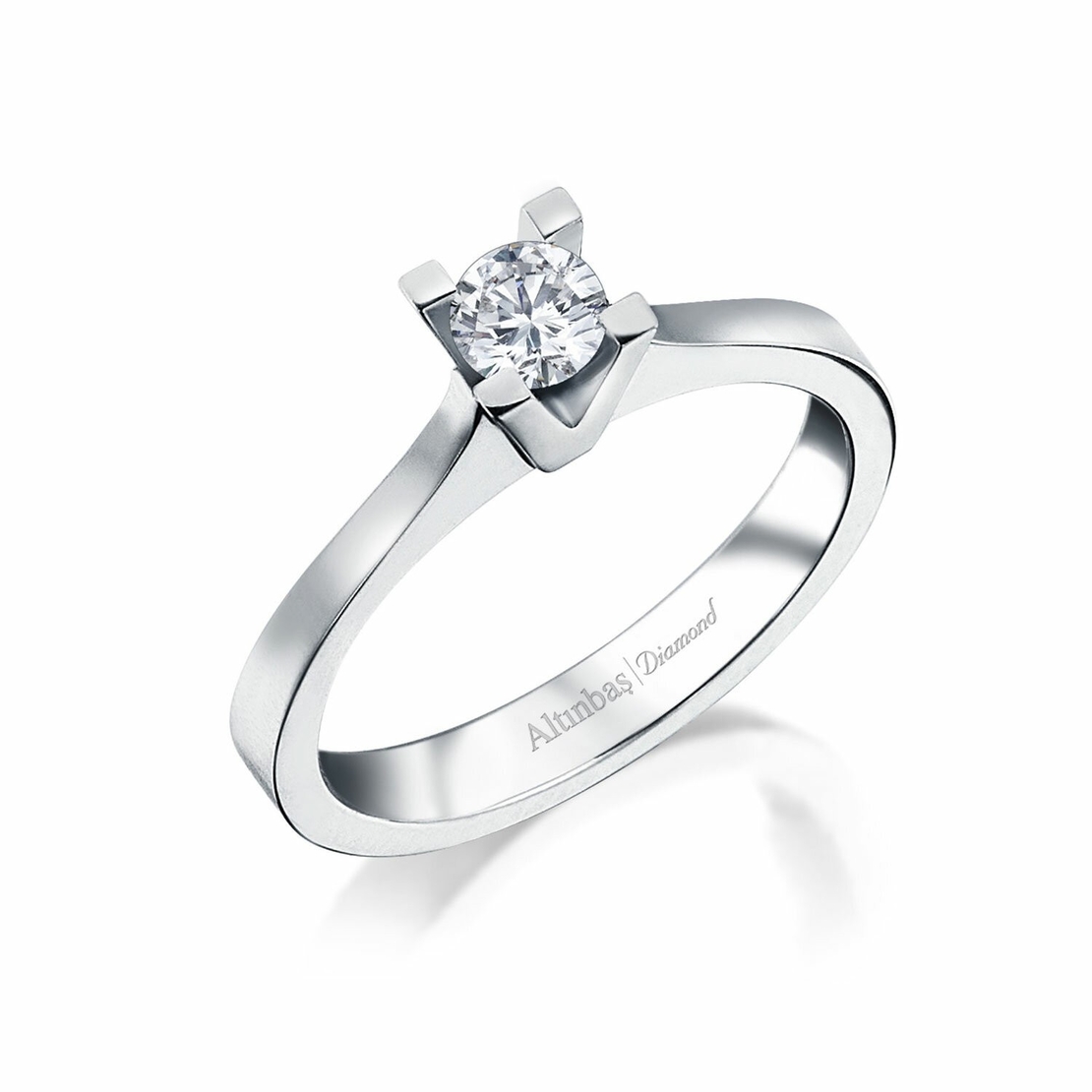 0.38 k White gold diamond ring