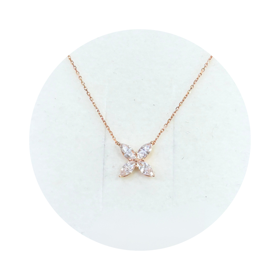 0.64 ct Diamond necklace in rose gold