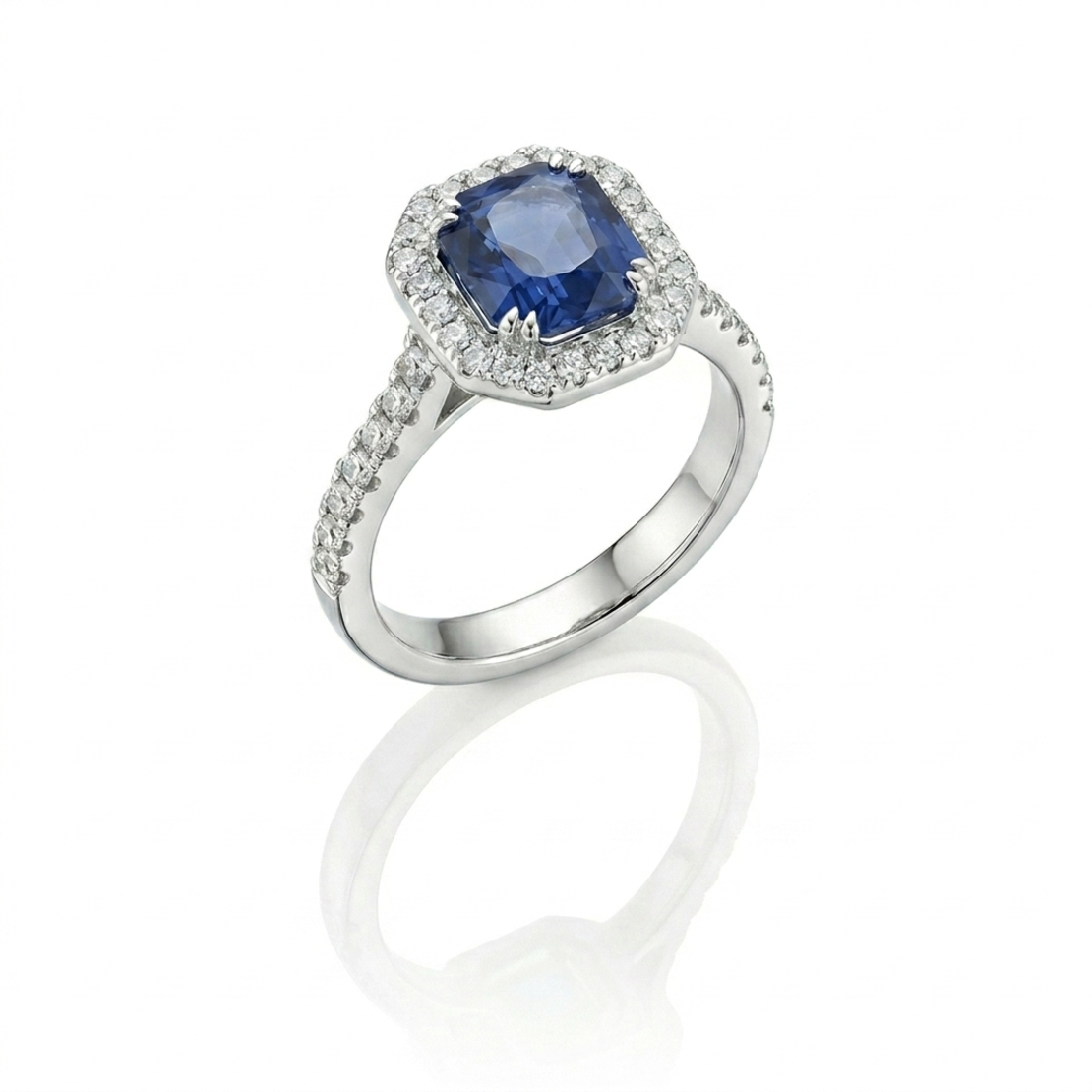 1.78 ct Sapphire and diamonds ring