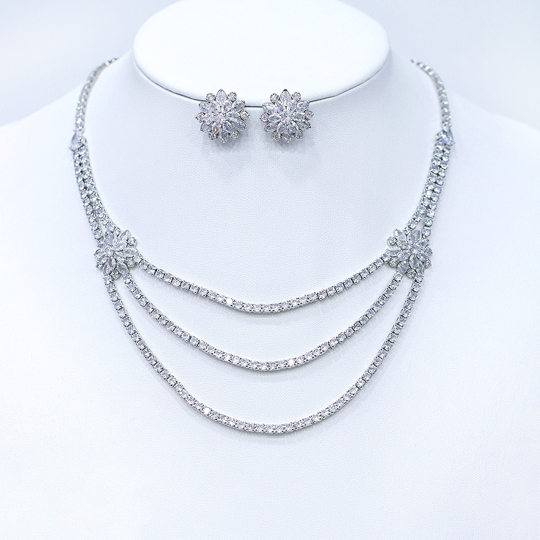 CRYSTAL FLOWERS SET WHITE GOLD PLATING