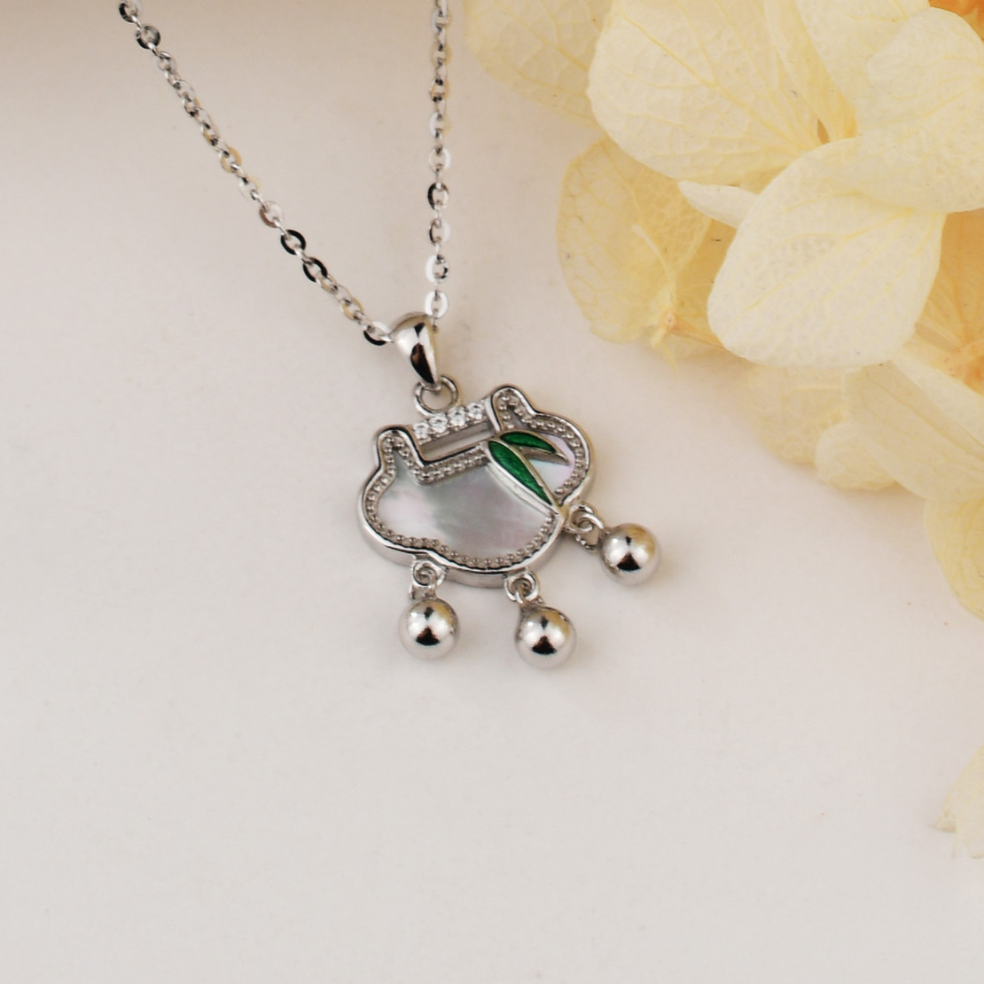 Нежно сребърно колие със седеф | колекция Delicate Silver