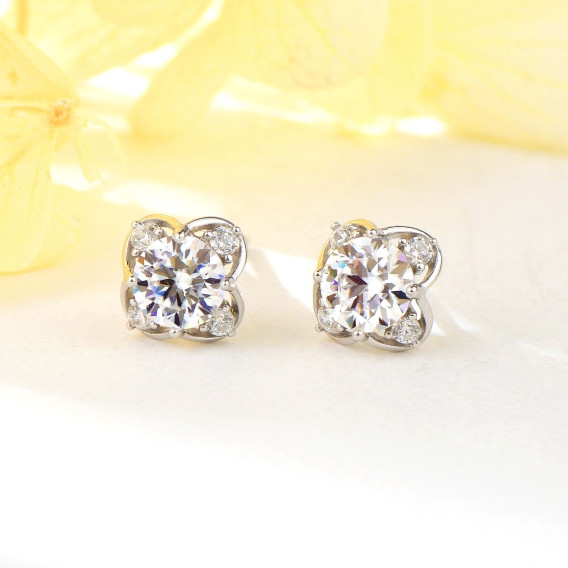 SILVER EARRINGS MOISSANITE