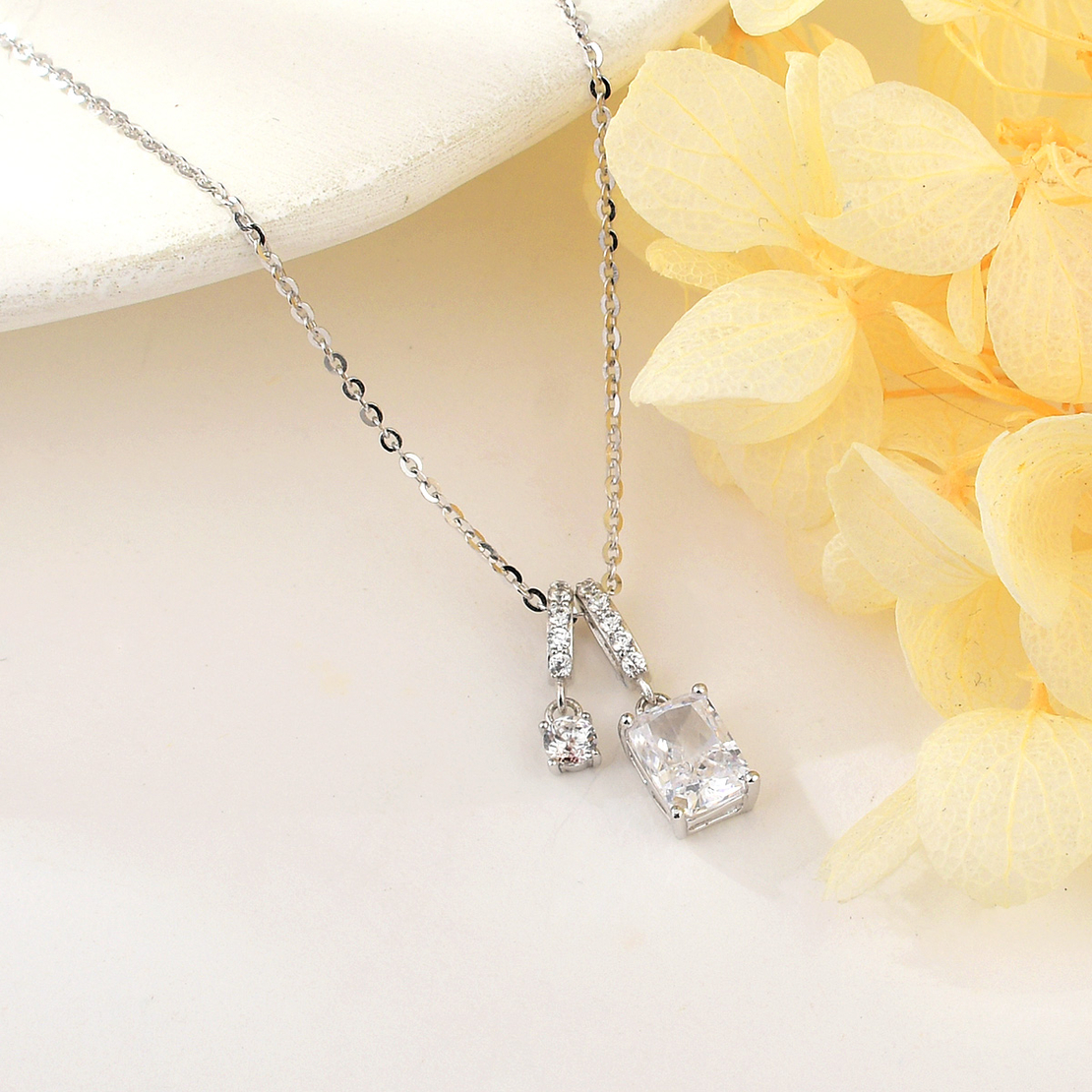 CRYSTAL SHINE CRUSHED ICE NECKLACE