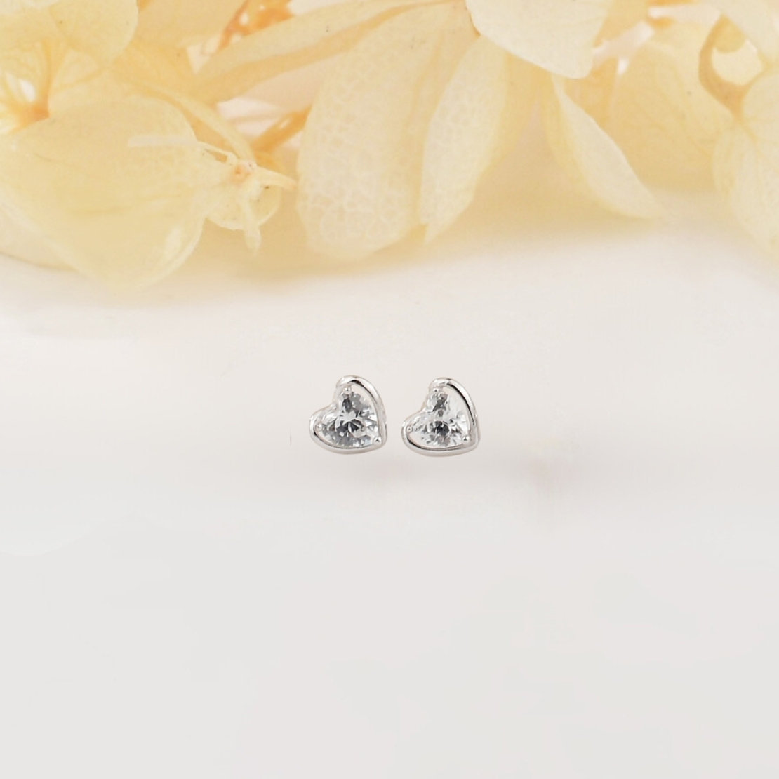 Сребърни обеци по ухото сърца средни | колекция Delicate Silver