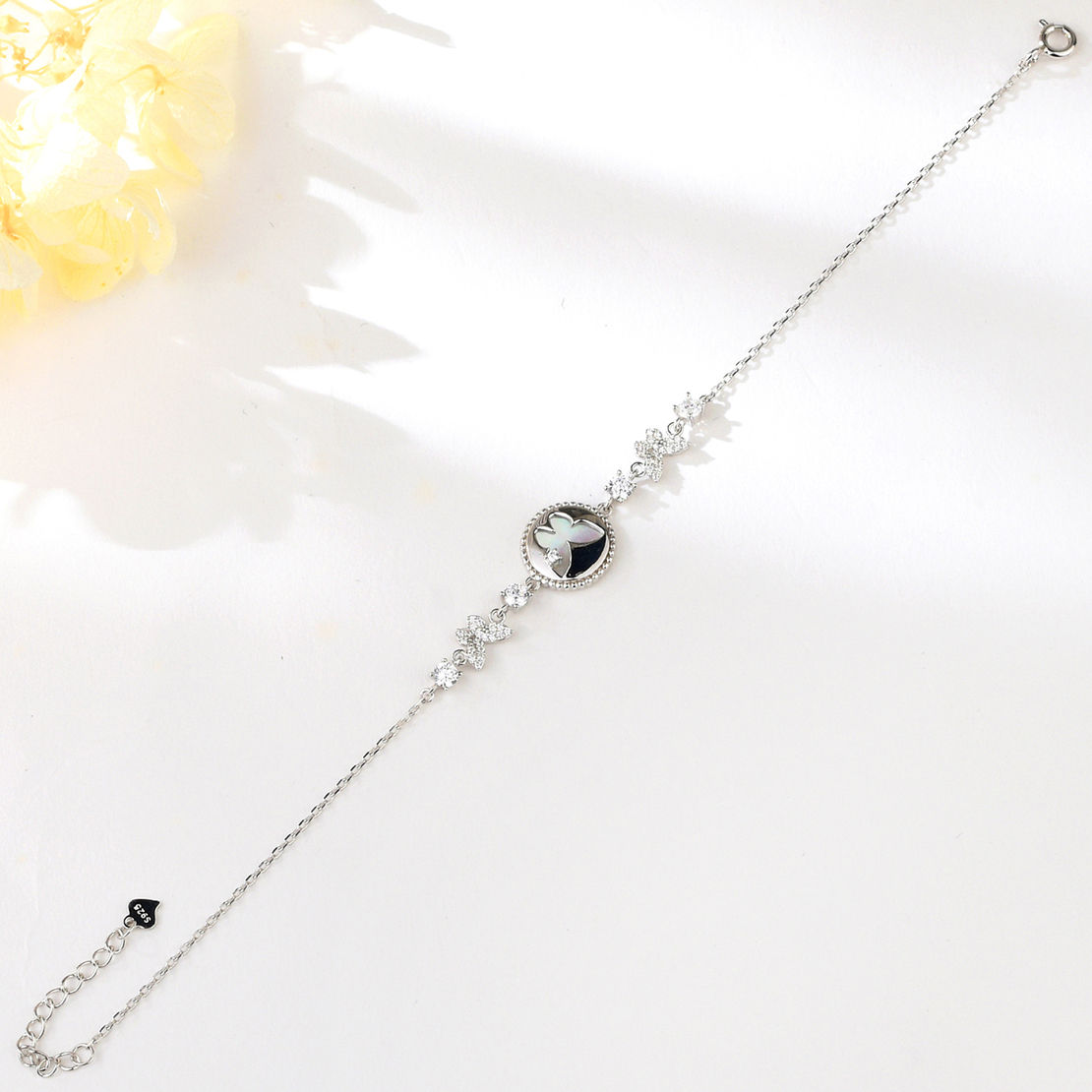 Сребърна гривна Пеперуди със седеф | колекция Delicate Silver