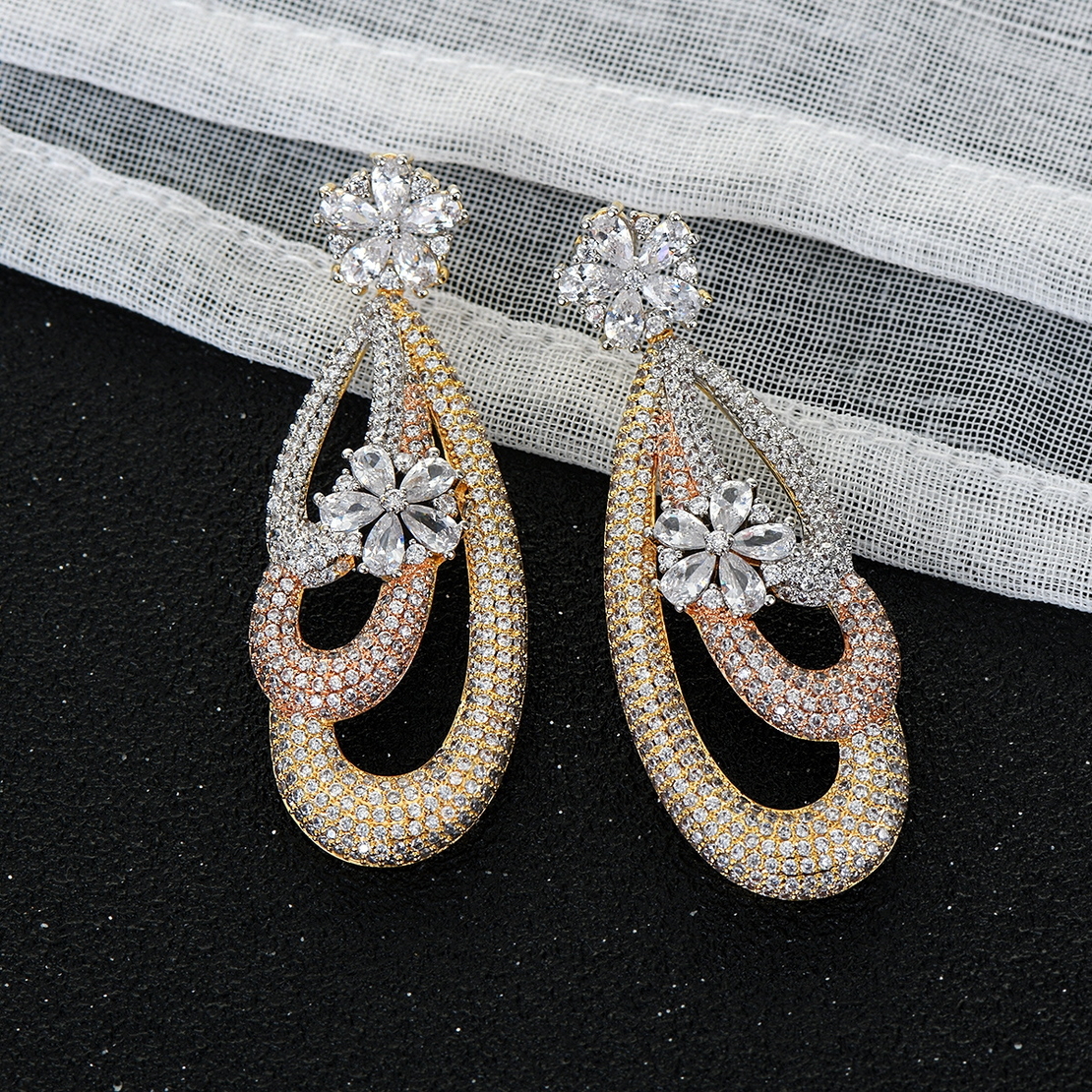 Обеци с трицветно позлатяване с кристали Swarovski 2000000011899