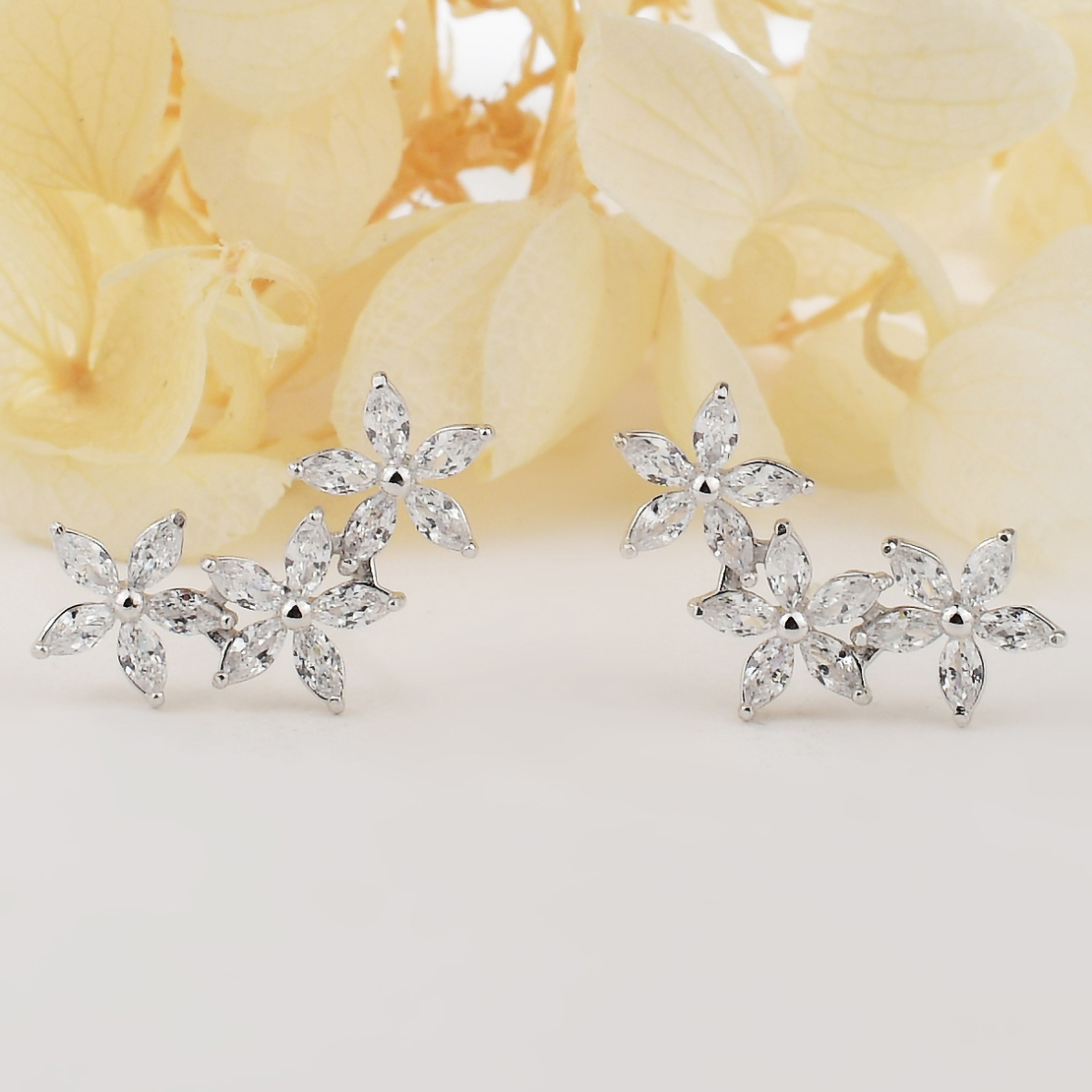 Ежедневни сребърни обеци цветя 2700000065020 | колекция Delicate Silver