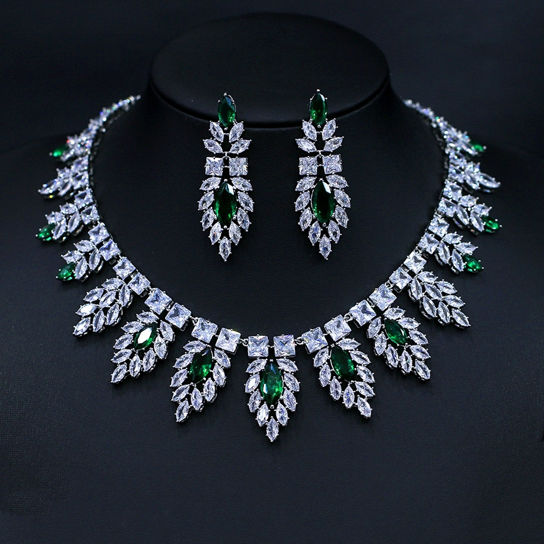 GREEN DROPS SET WHITE GOLD PLATING