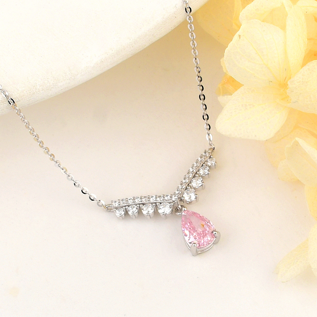 PINK DROPS CRUSHED ICE NECKLACE