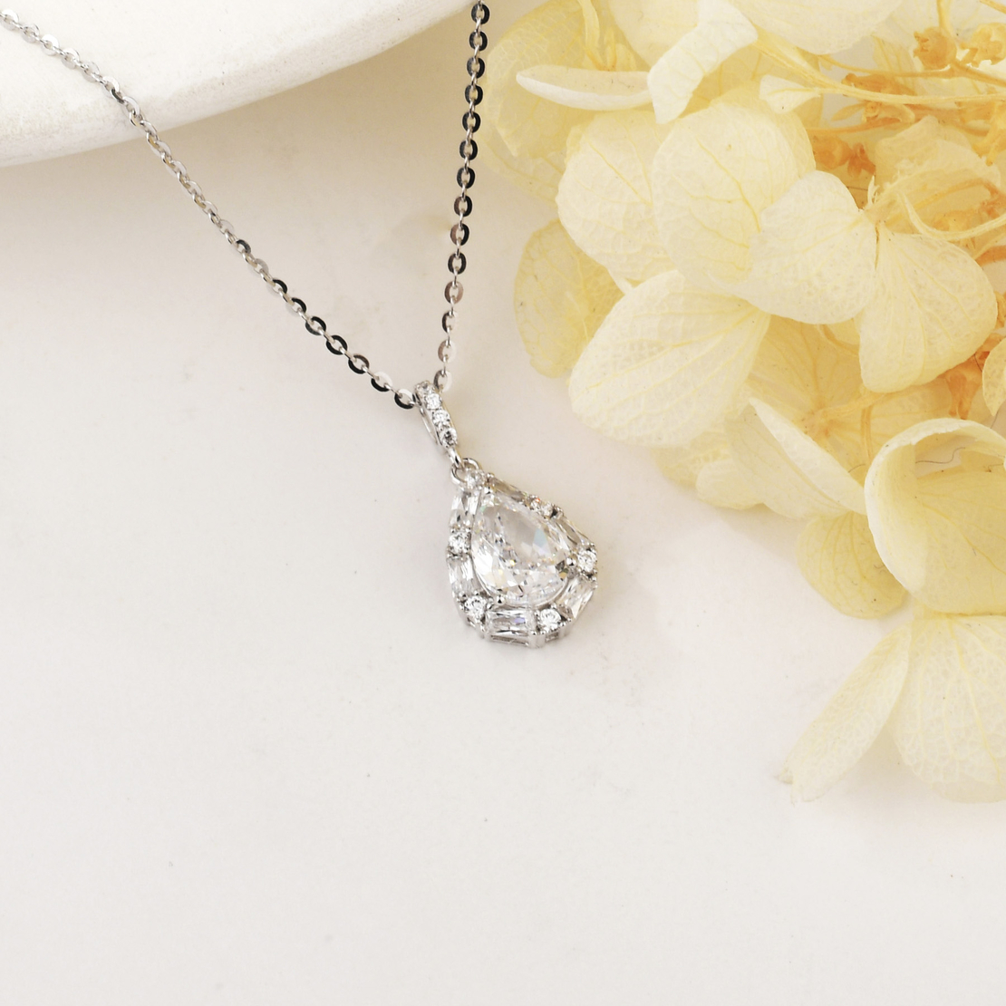 CRYSTAL TEAR DROPS CRUSHED ICE NECKLACE