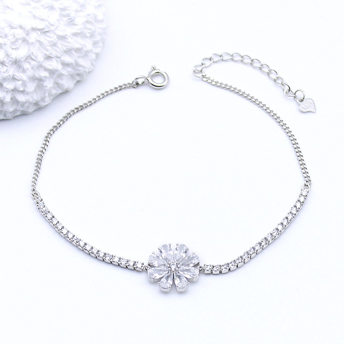 Дамска сребърна гривна цвете | колекция Delicate Silver