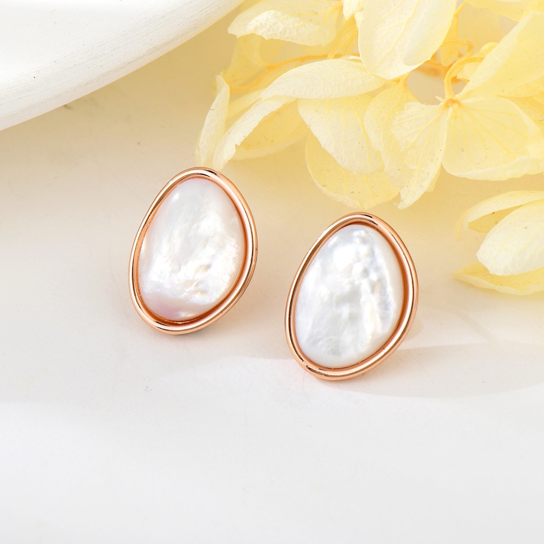 Обеци розово позлатяване със седеф 2000000088983 | Колекция Rose Gold