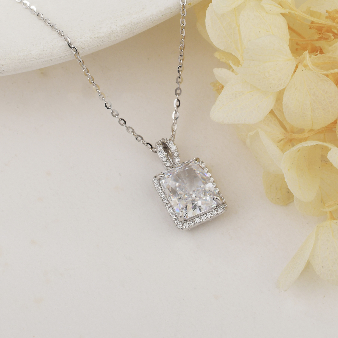 CRYSTAL SHINE CRUSHED ICE NECKLACE