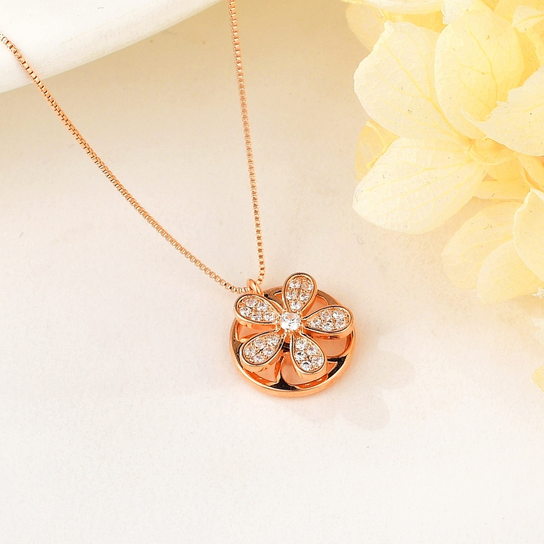 FLOWER NECKLACE ROSE GOLD PLATING