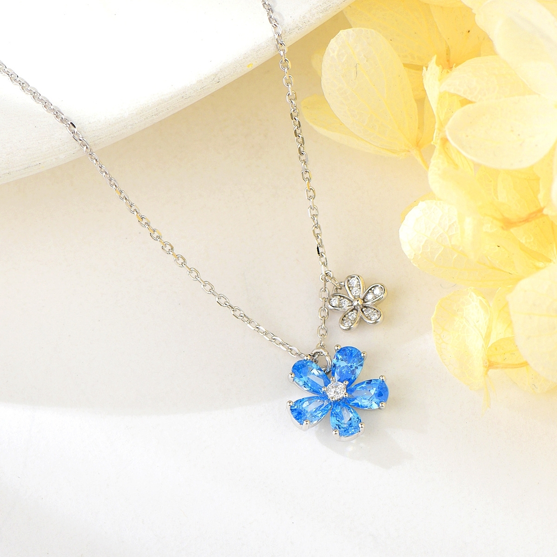Сребърно колие синьо цвете | колекция Delicate Silver