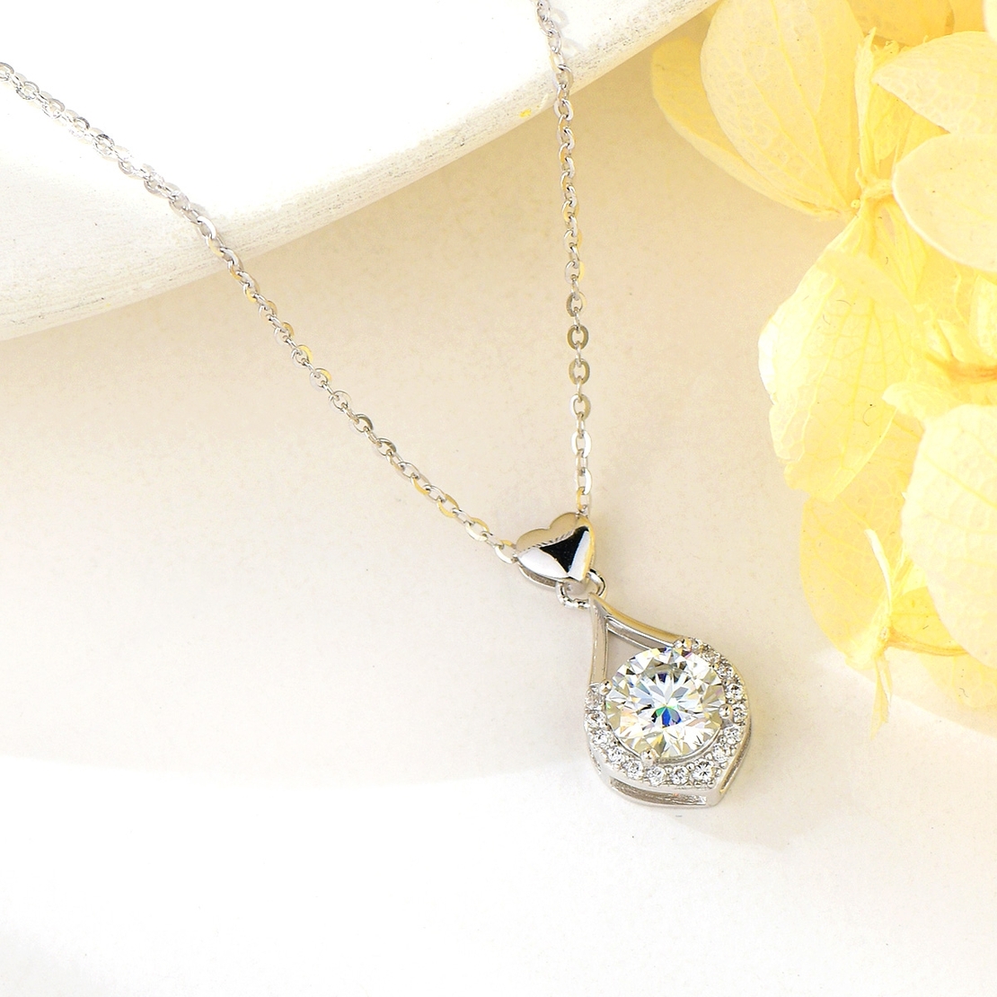 DROP SILVER NECKLACE MOISSANITE