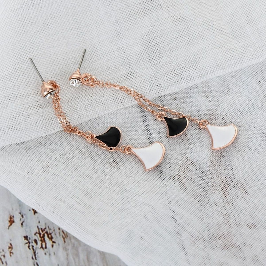 Обеци розово позлатяване с бижутериен лак | Колекция Rose Gold
