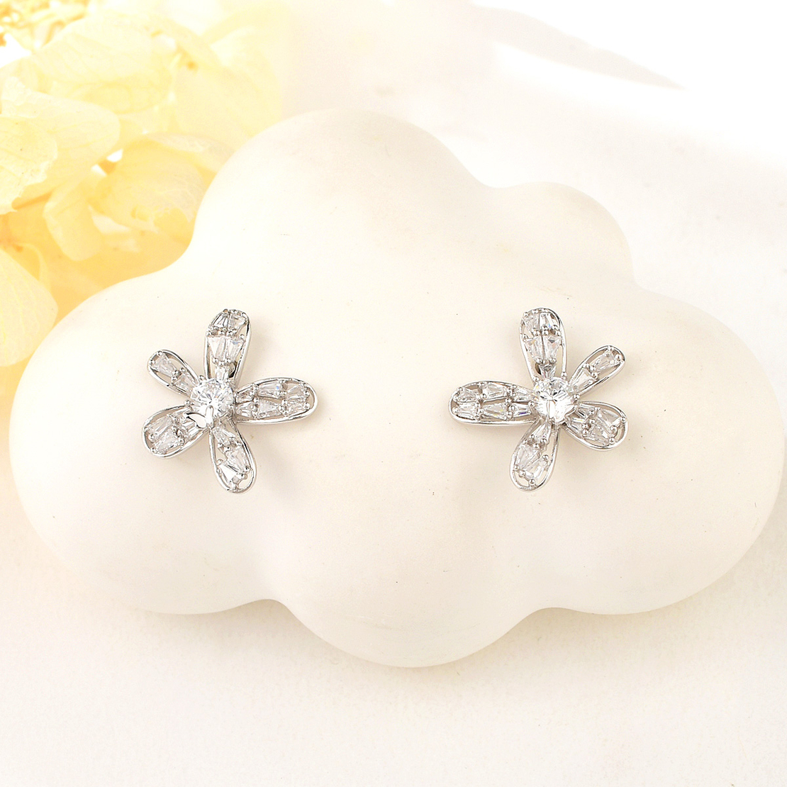 Сребърни обеци Цветя с родий 2700000052815 | колекция Delicate Silver